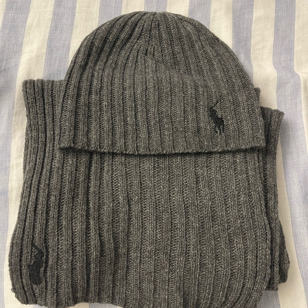 Ralph Lauren Gray Ribbed Knit Scarf